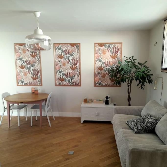 Joli Studio Avec Stationnement Gratuit Dans La Rue Apartment Le Mans Exterior photo